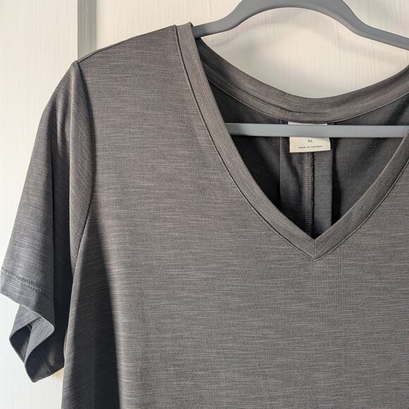 Mod Ref Essentials V-neck Dark Gray T-Shirt Sz. XL - Picture 5 of 9
